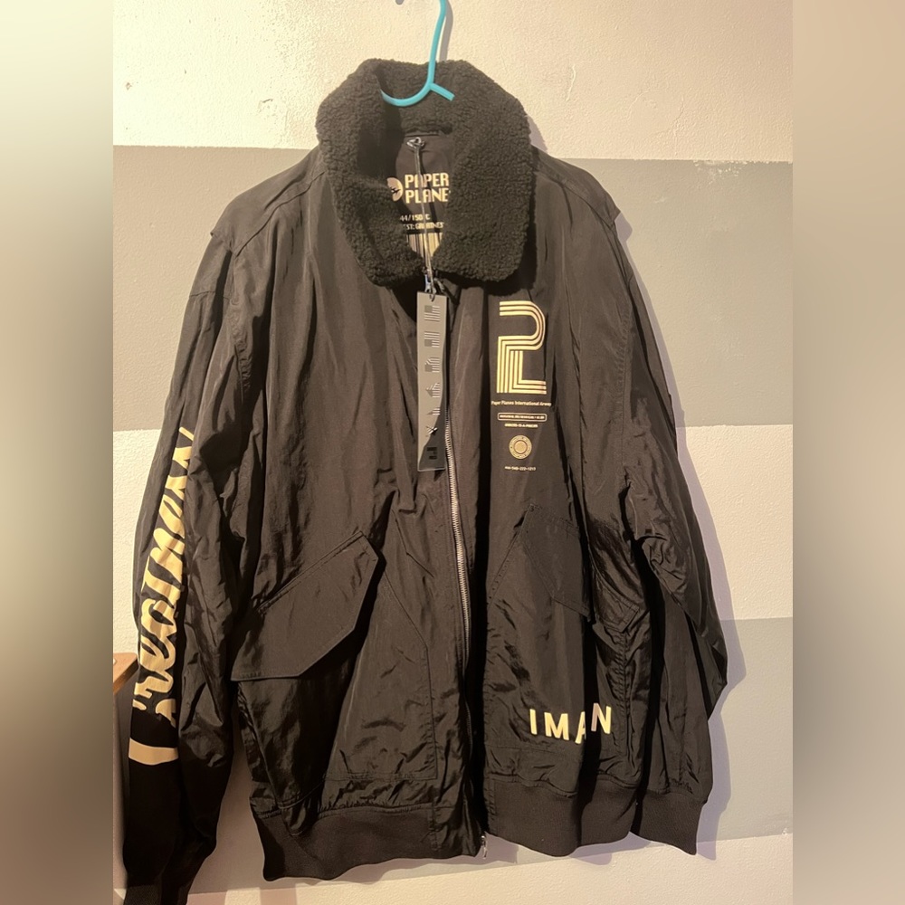 Black jacket form paper planet brand new size XL